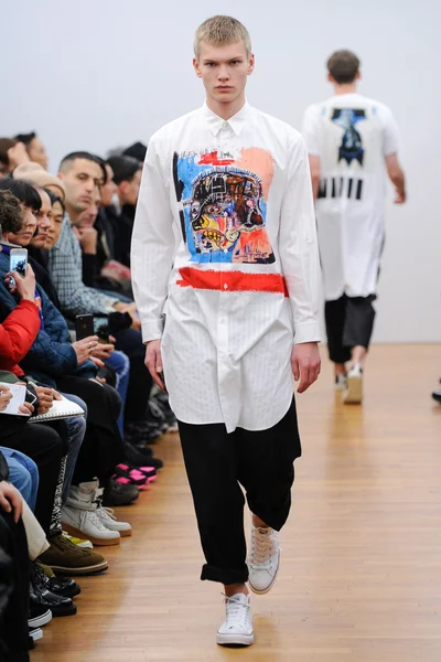 Look 32